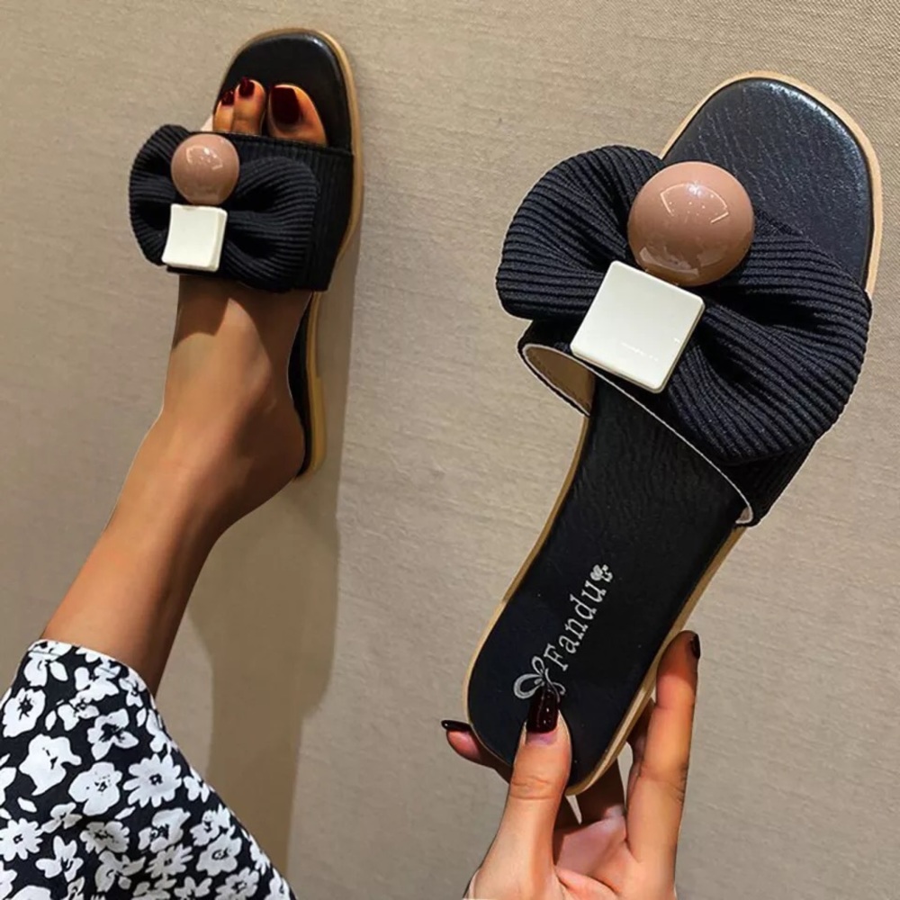 Women’s black sandal slides with bow